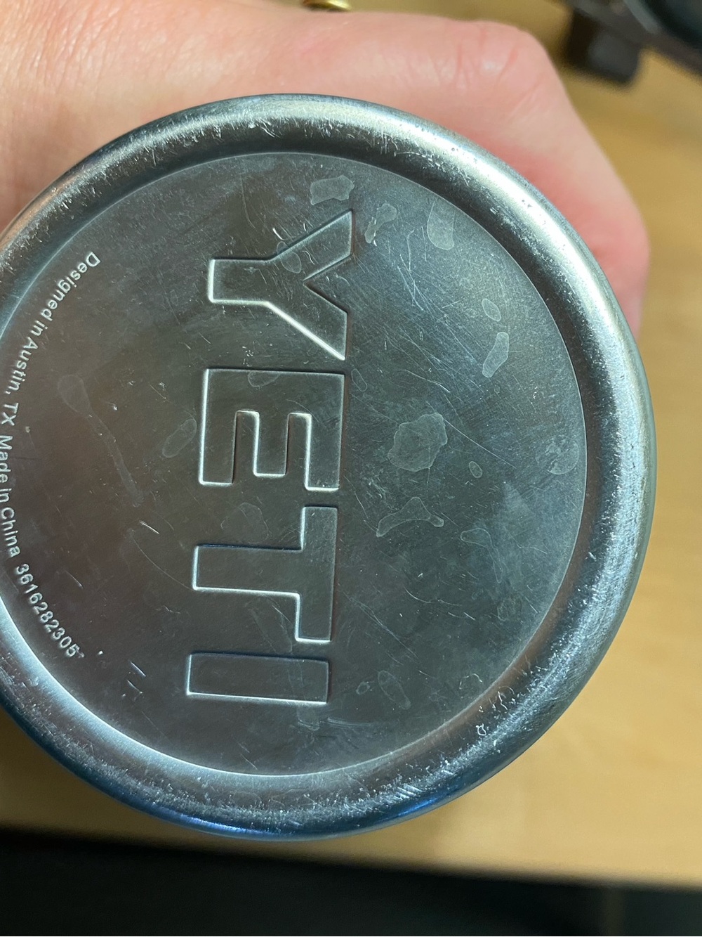 Yeti Stainless Steel Tumbler Silver Finish Clear Lid - Picture 7 of 7